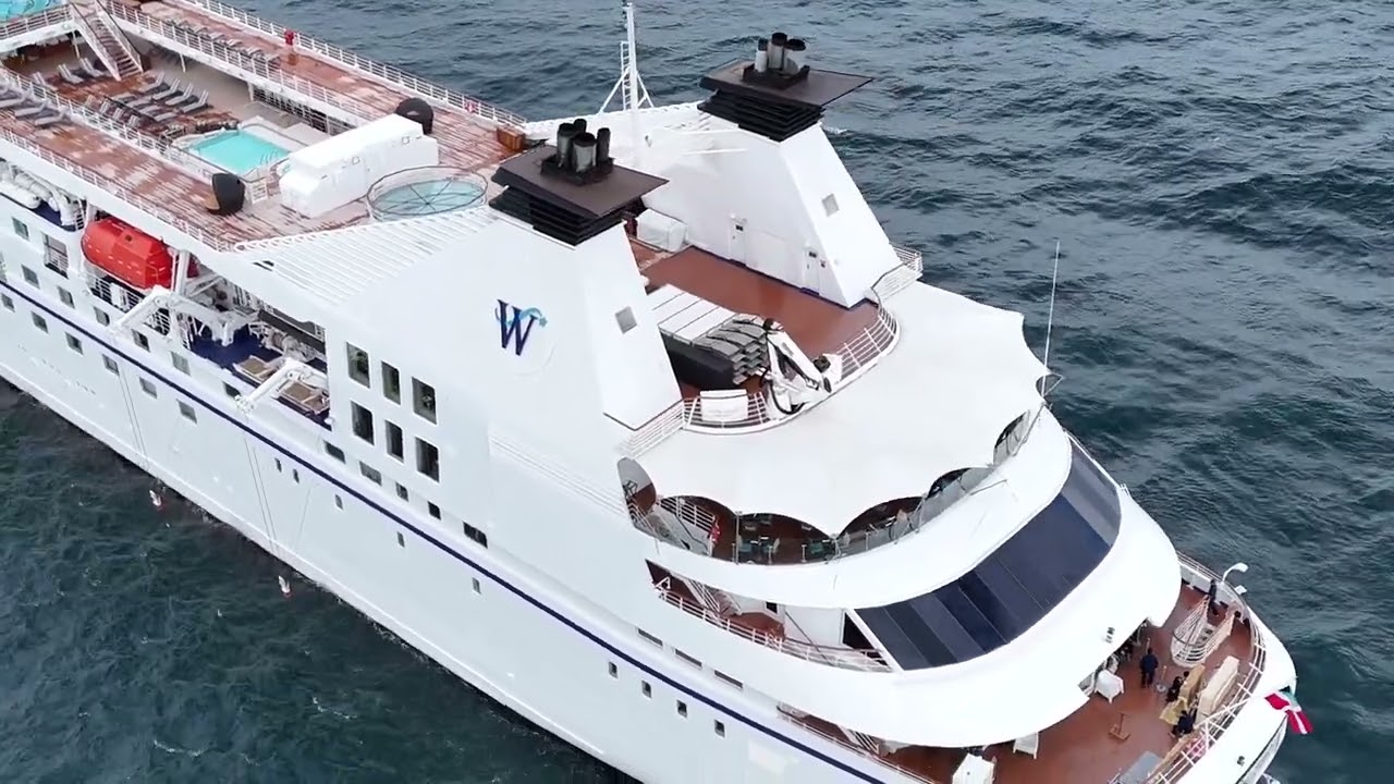 STAR LEGEND CRUISE SHIP AT PORTRUSH