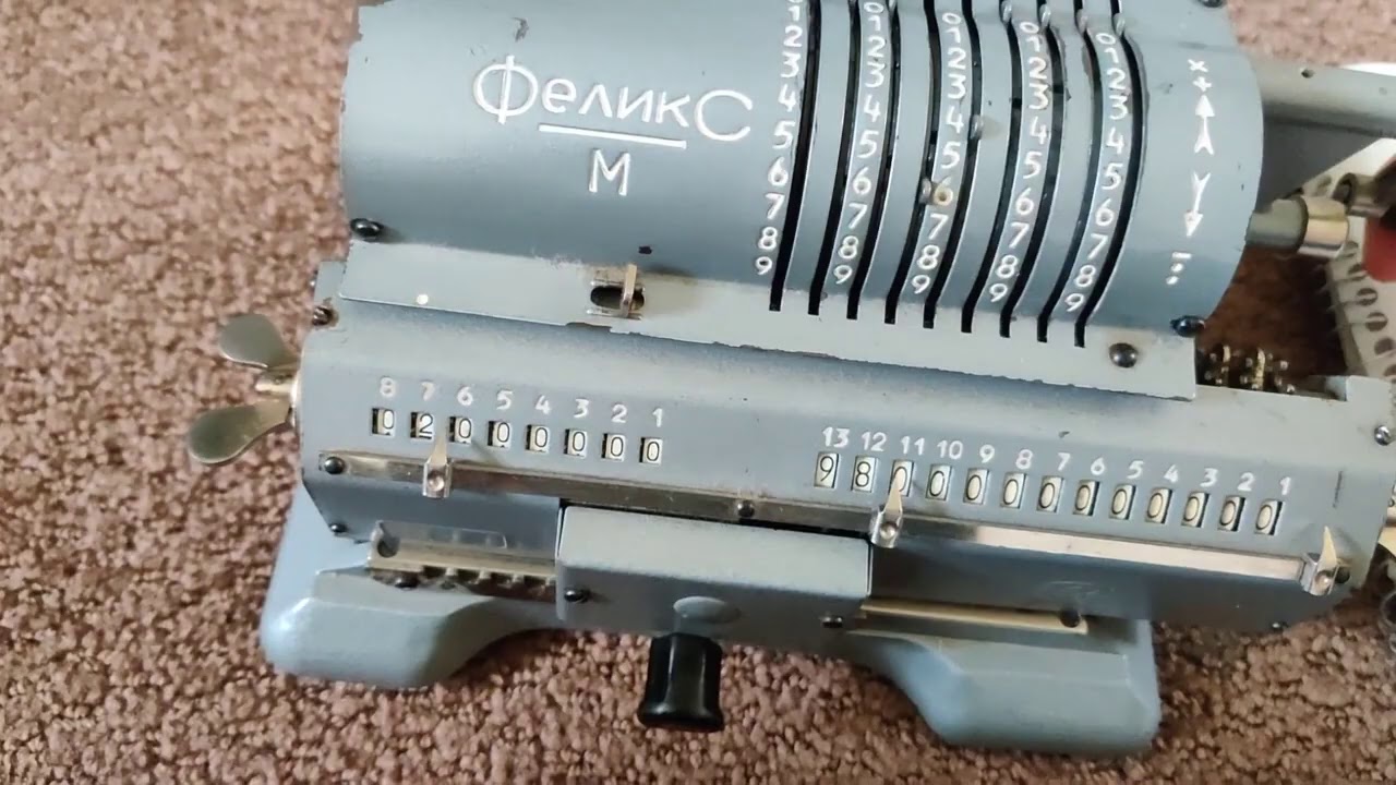 Felix mechanical calculator