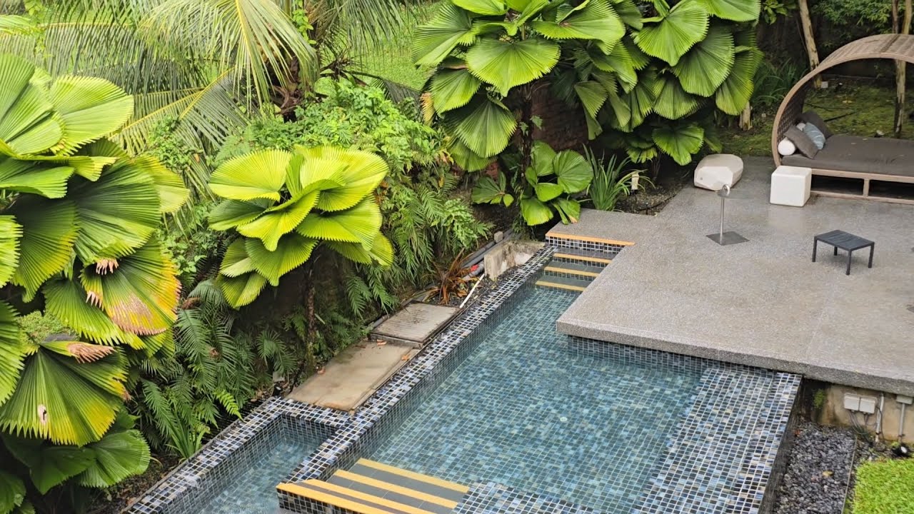 A Look at Lloyd's Inn Singapore 