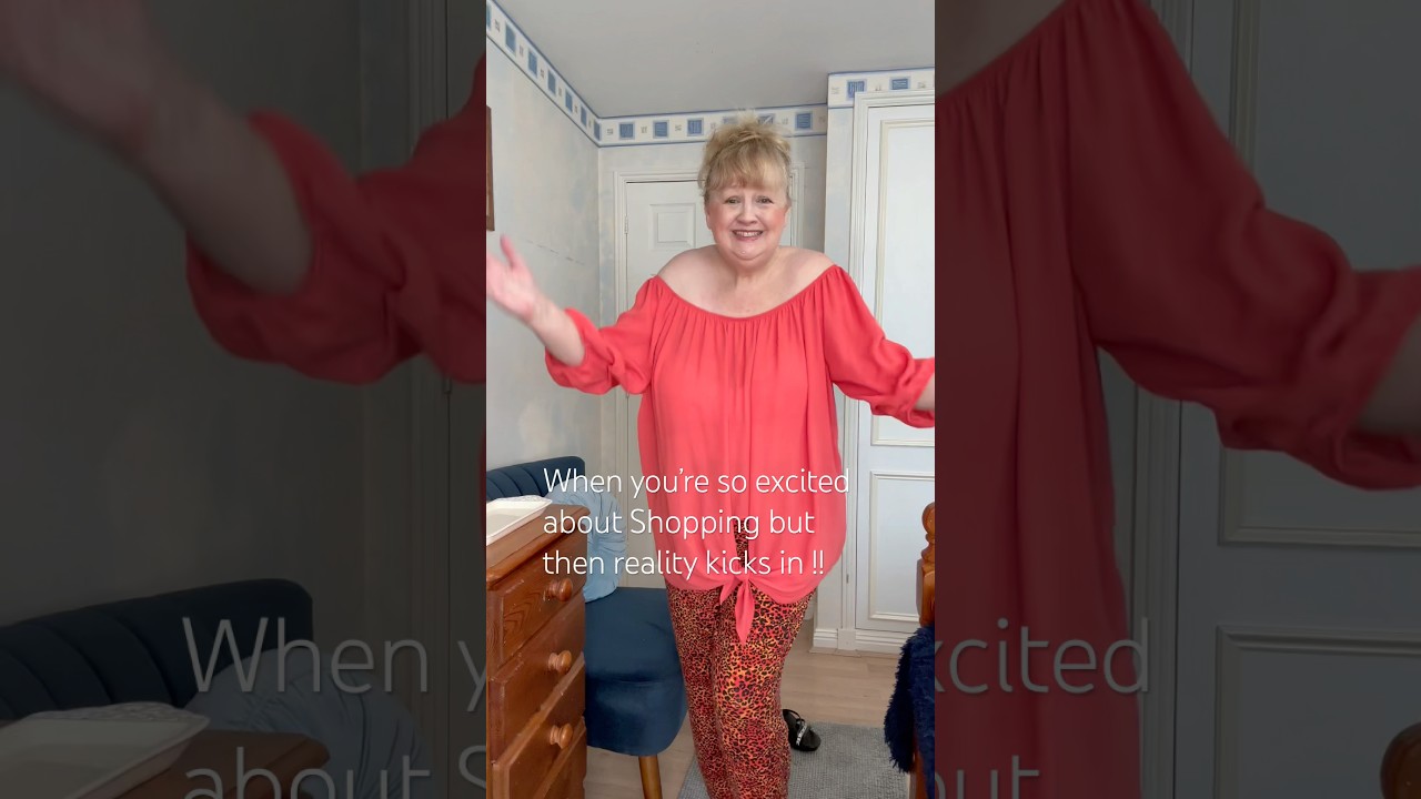 BARGAIN SHOPPING  - ME LOOKING LIKE  A GIANT TANGARINE 🍑!! 🛒🛍️ 💃 #shortsfeed #shopping #fun