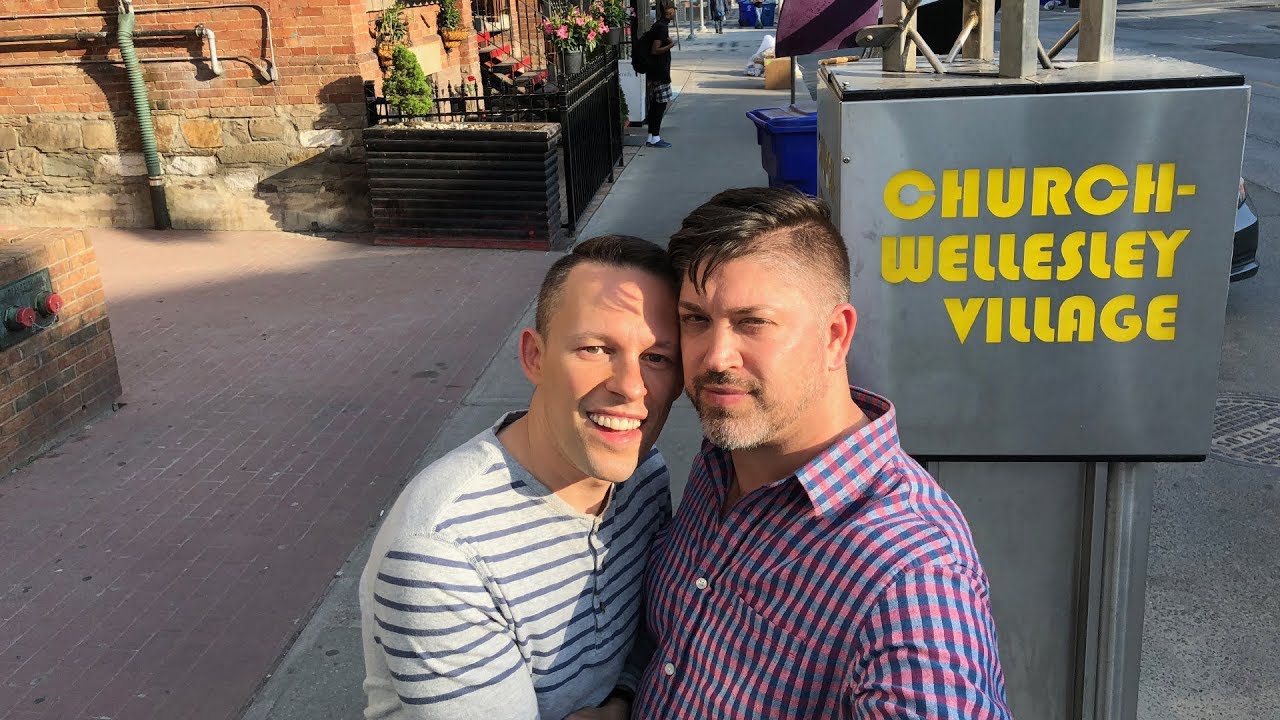 Visiting Canada's biggest gay village! 🏳️‍🌈👬 Travel Video: Toronto