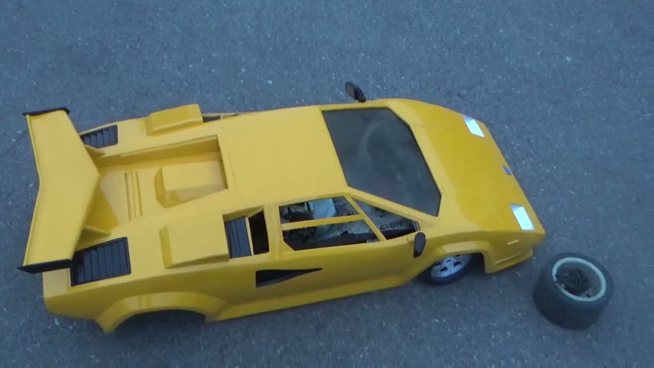 Lamborghini делала пончики с поломанной осью