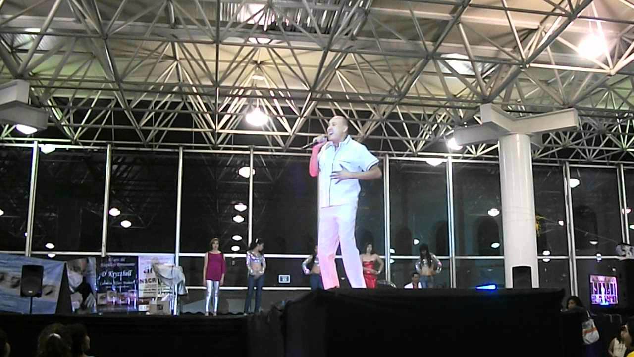 JORGE SEDANO CANTANDO