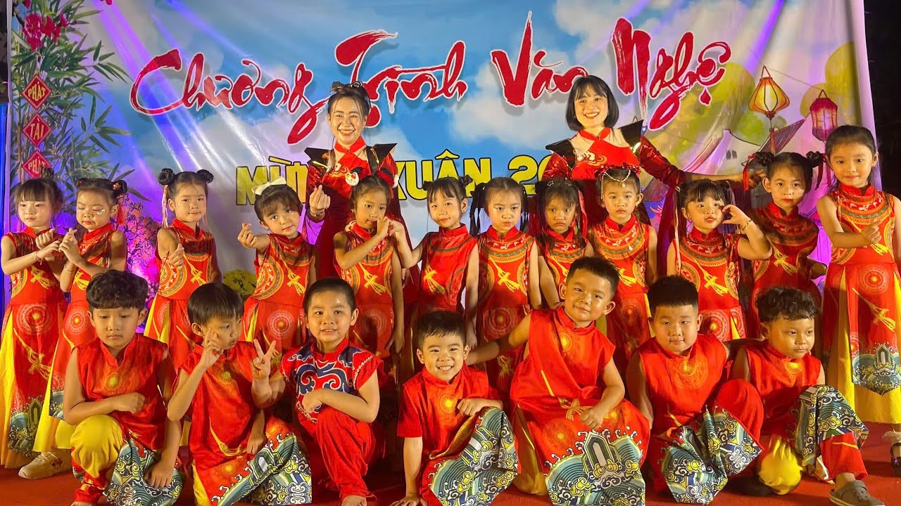 Hào khí Việt Nam! Lớp lá 2 mừng Xuân 2026! 