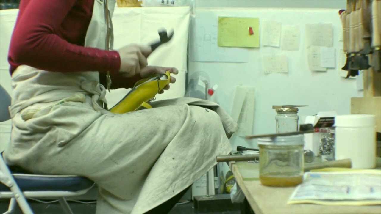 Manual Works / Shoemaker by Chie Mochizuki