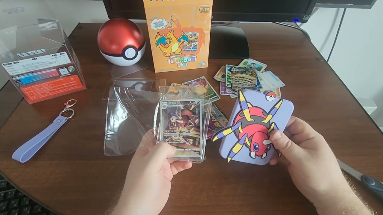 Покемон, Pokémon: ищу Чаризарда на сумку и Пикачу в покеболе.