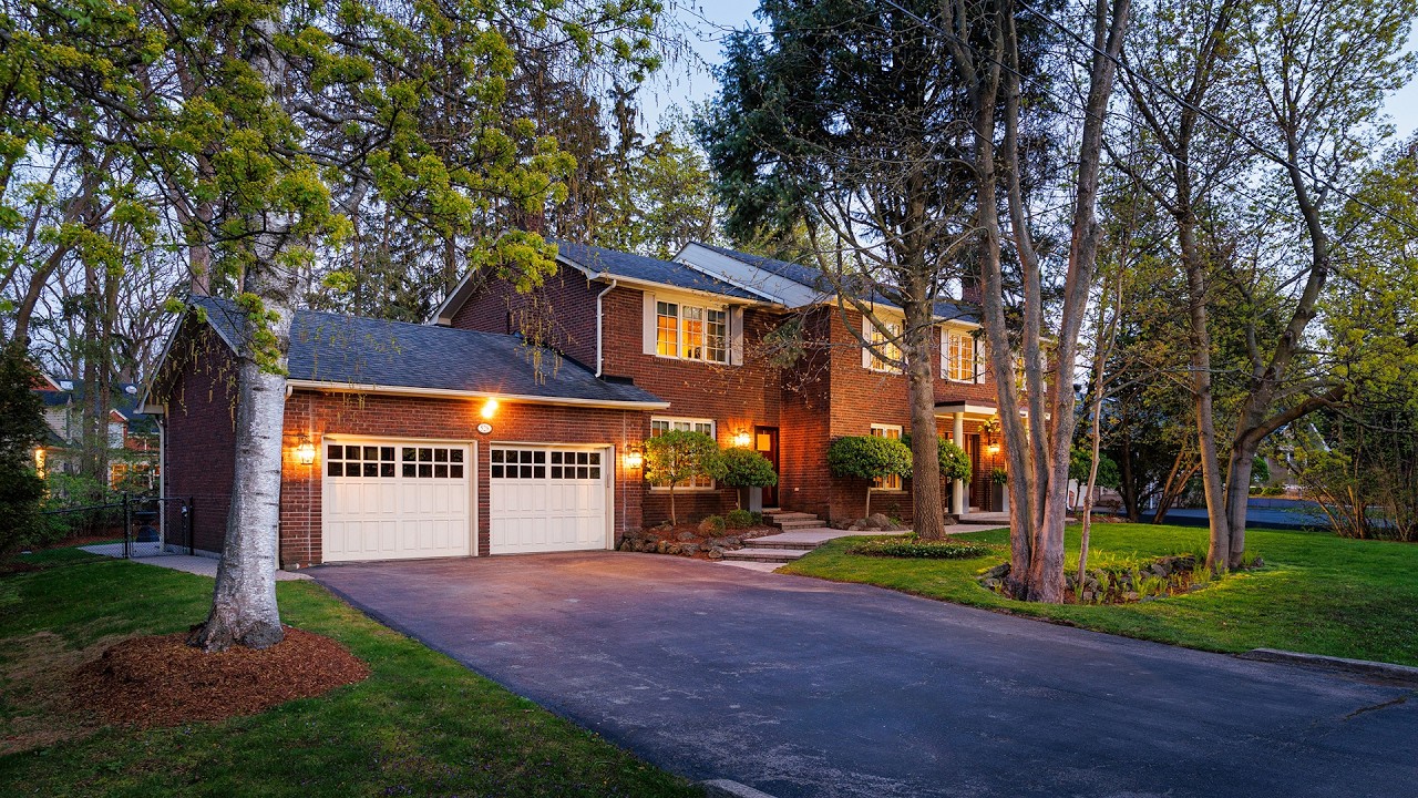 528 Michael Terrace, Oakville, ON