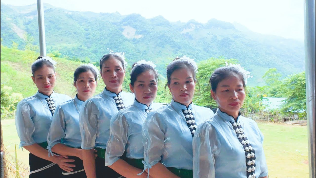 Vũ điệu thái quê em- Tiết mục VN do Hội PN biểu diễn