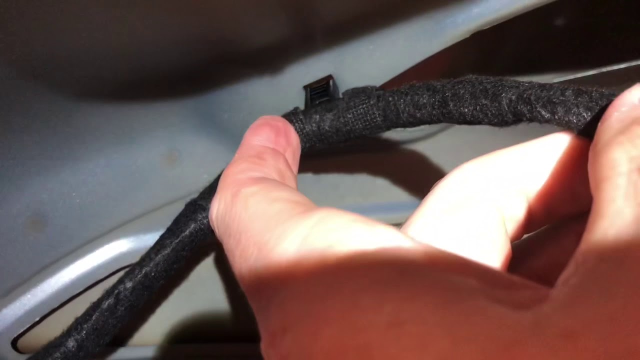 How to replace the trunk wiring harness on a VW CC