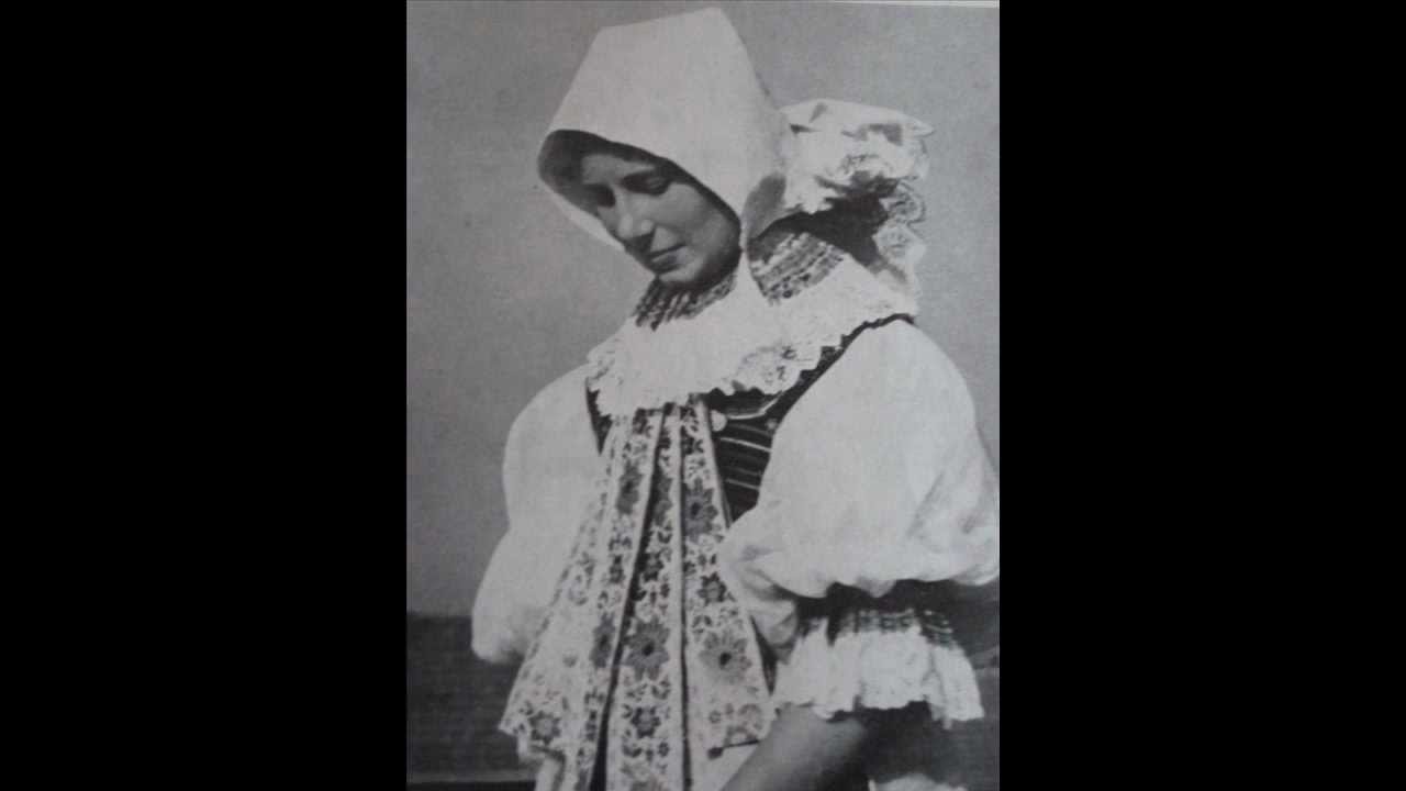 Anna Šatanová a Matúš Mitter - Holubienka bez páru žiť nemôže (Slovak Folk Song)