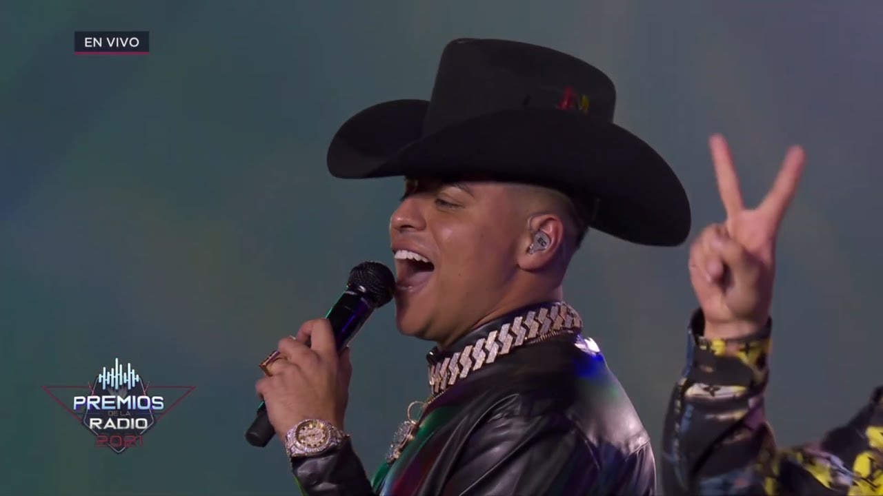 GRUPO FIRME abriendo PREMIOS de la RADIO 2021 | EstrellaTV