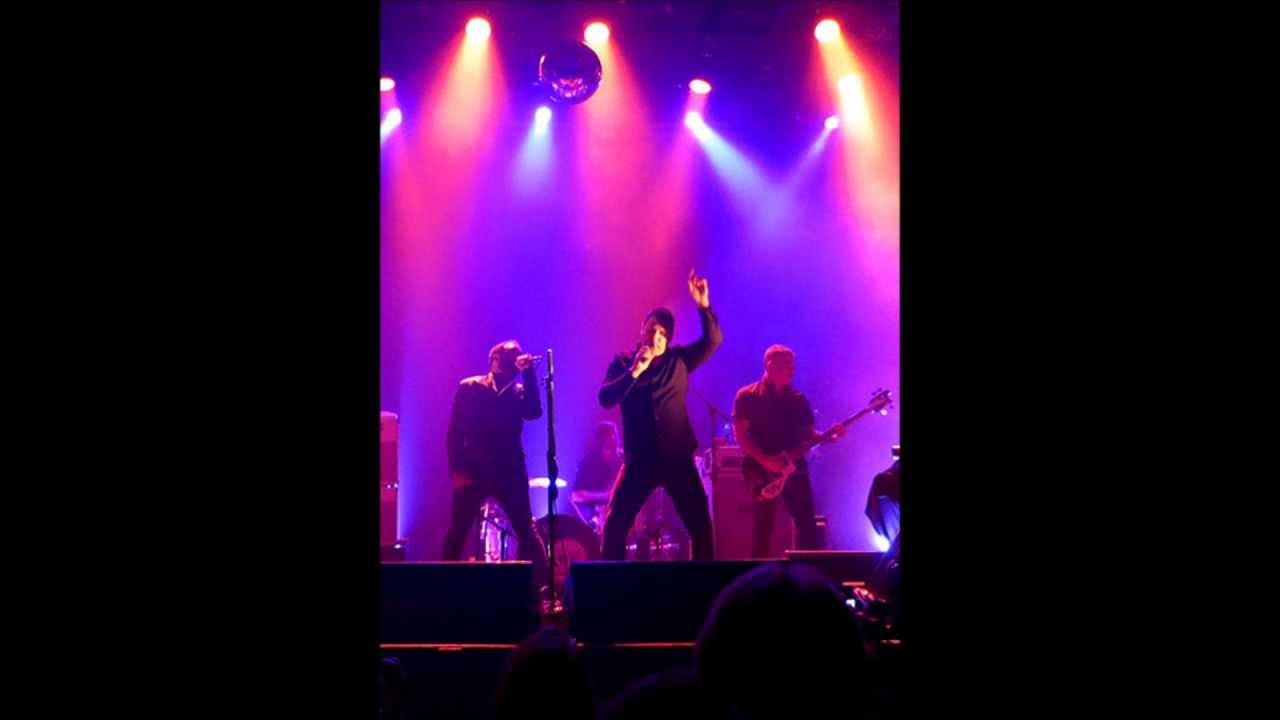 Ready to Roar (Featuring Greg Dulli)