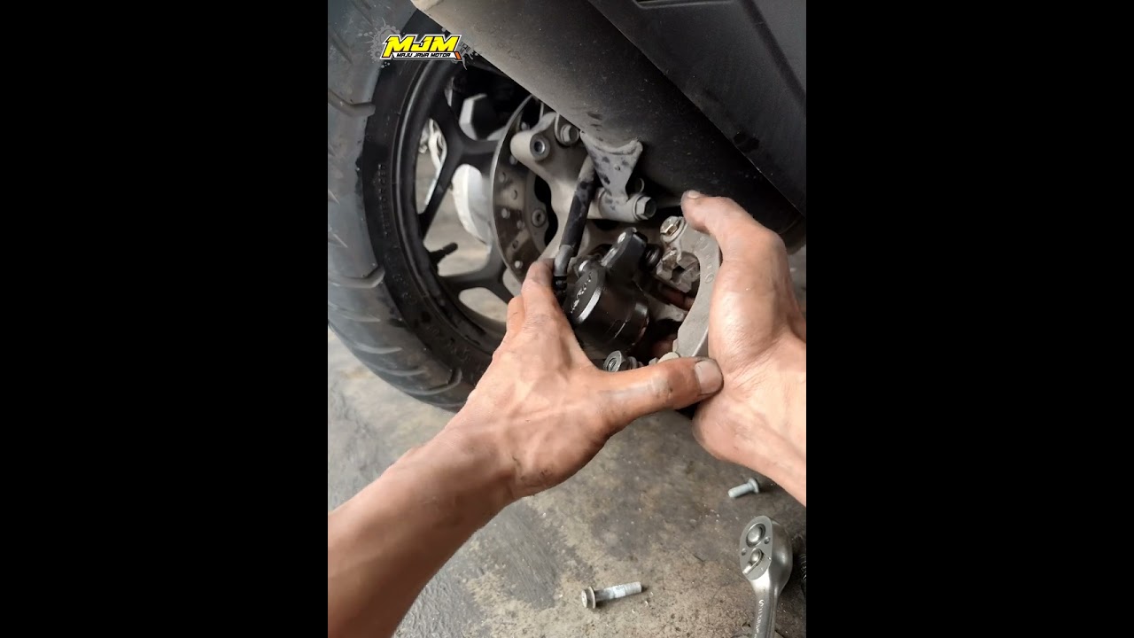 LUAR BIASA NI MOTOR PCX 160 GANTI KAMPAS REM AJA SUSAHNYA  MINTA AMPUN