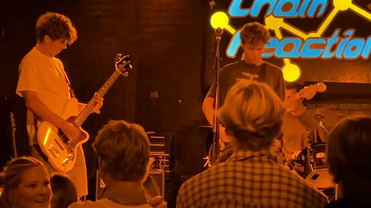 Offtrac - Welcome to Paradise (Cover) - Green Day at Chain Reaction 