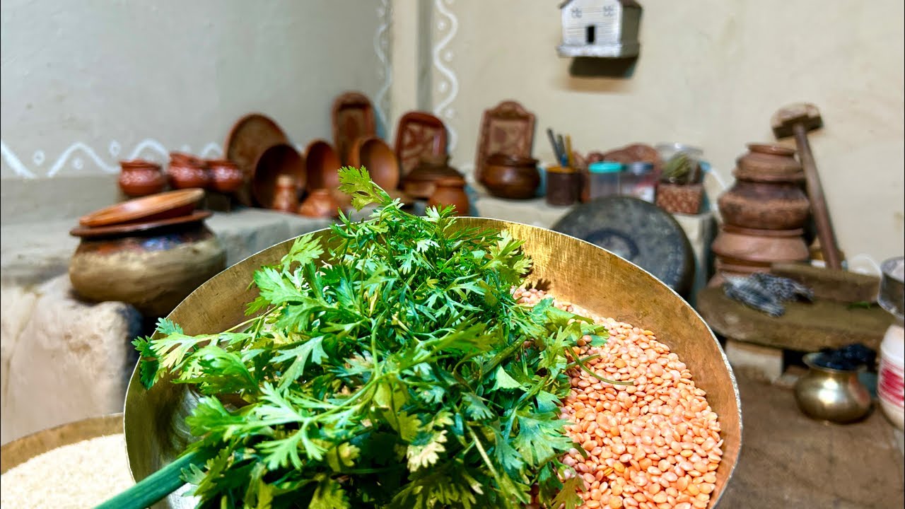 चूल्हे पर मसालेदार मसूर की दाल तिल की चटनी #villagefood #livecooking