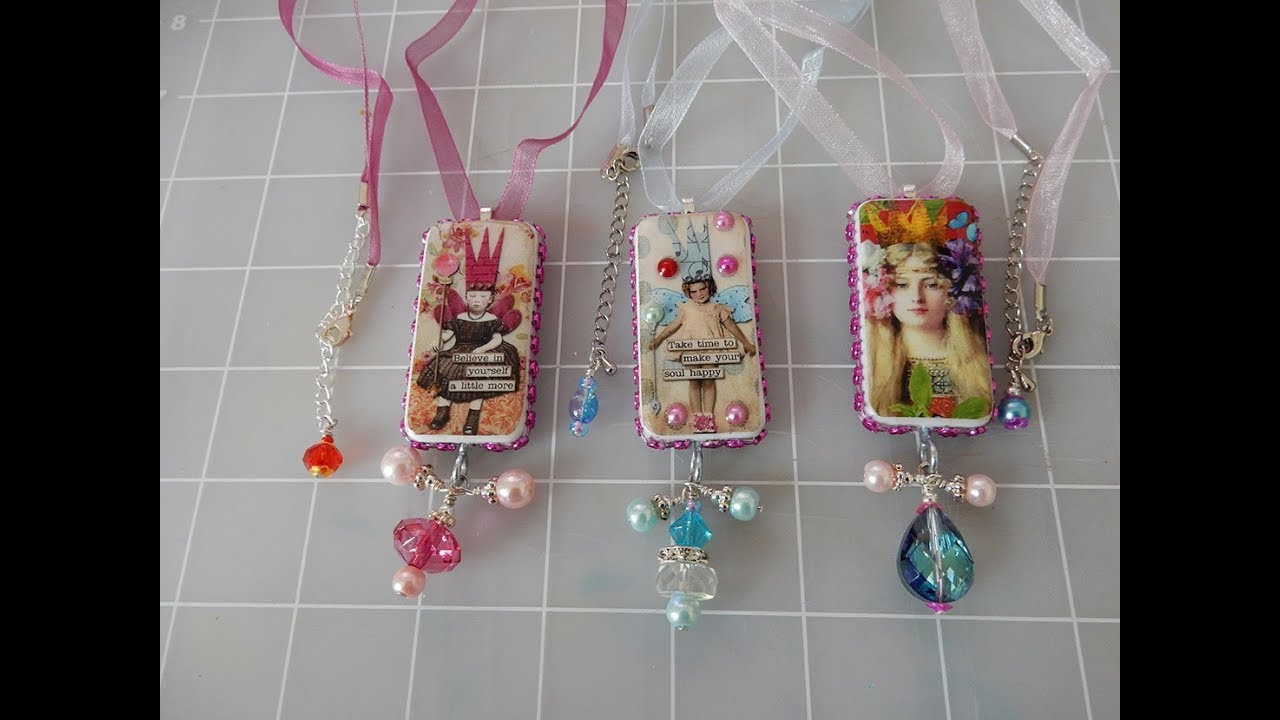 Altered Artsy Dominoes Jewelry with Etsy digital downloads. Joyeria de Dominos