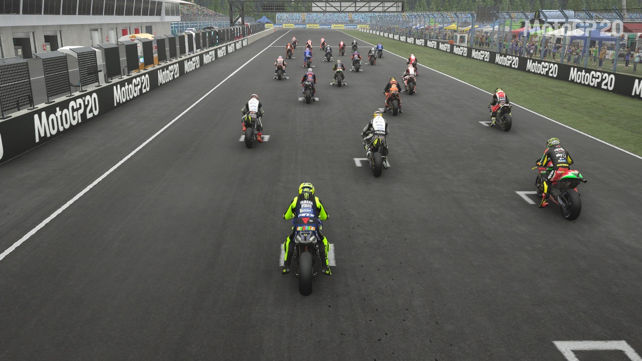 ROSSI MENGALAHKAN MARQUEZ YANG START PERTAMA