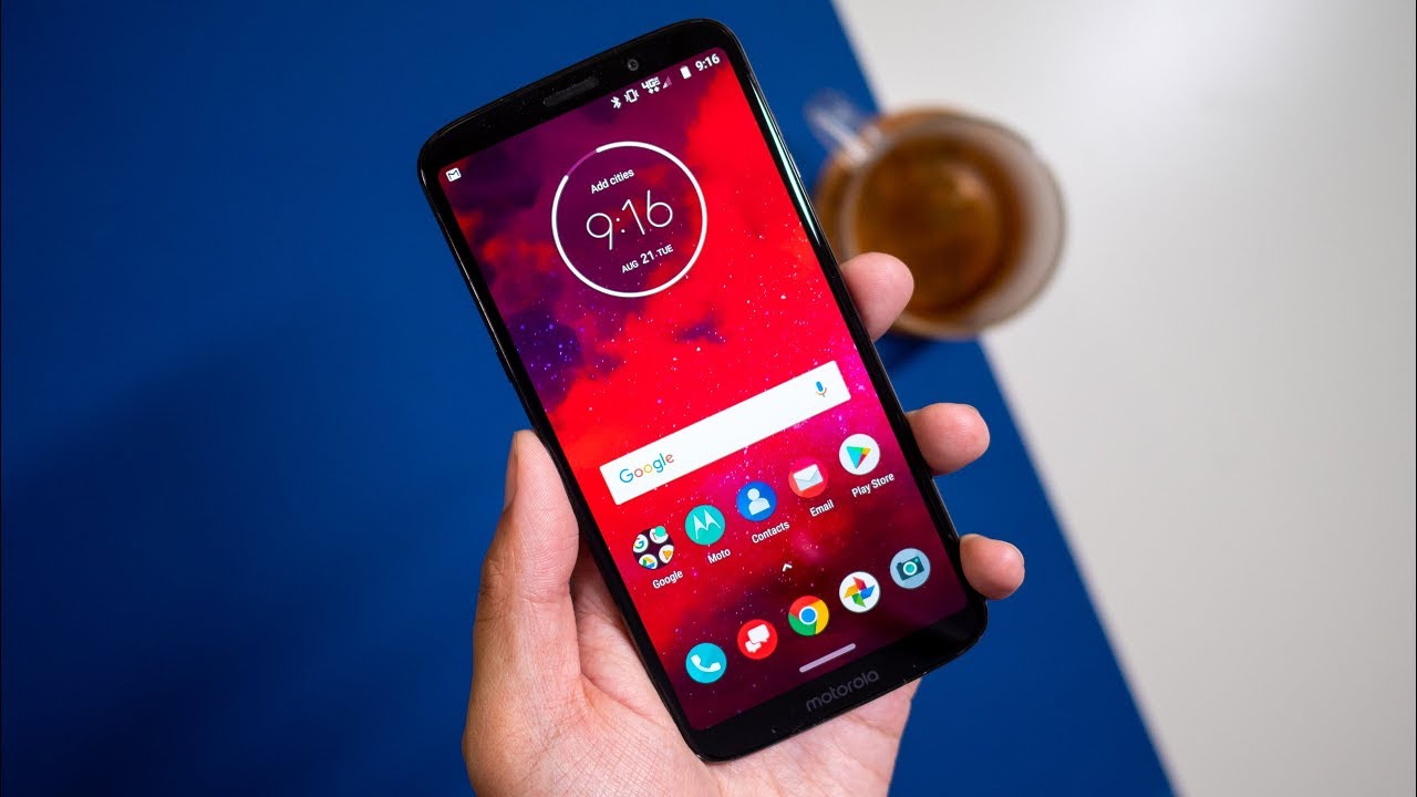 Moto Z3 Review: The Bleeding Edge Paradox