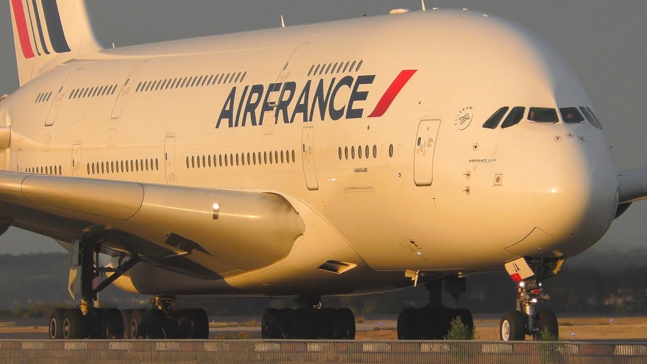10 Minutes of pure Air France A380 - The end of the Superjumbo