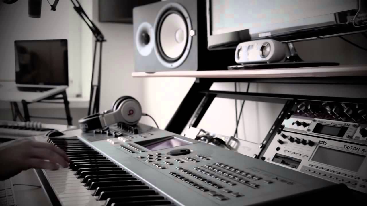 ALLROUNDA Productions   Making A Hiphop Beat Episode 4 www allrounda com