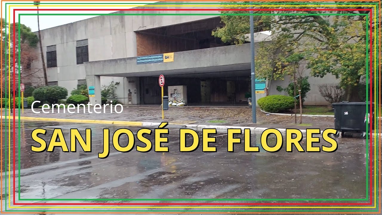 Cementerio, bajo lluvia, muy tétrico. San José De Flores.