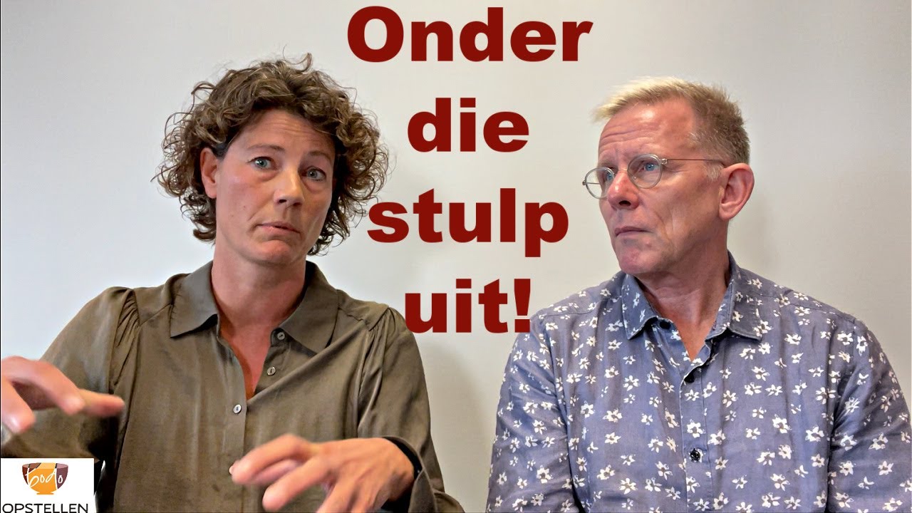 Onder die stulp uit!