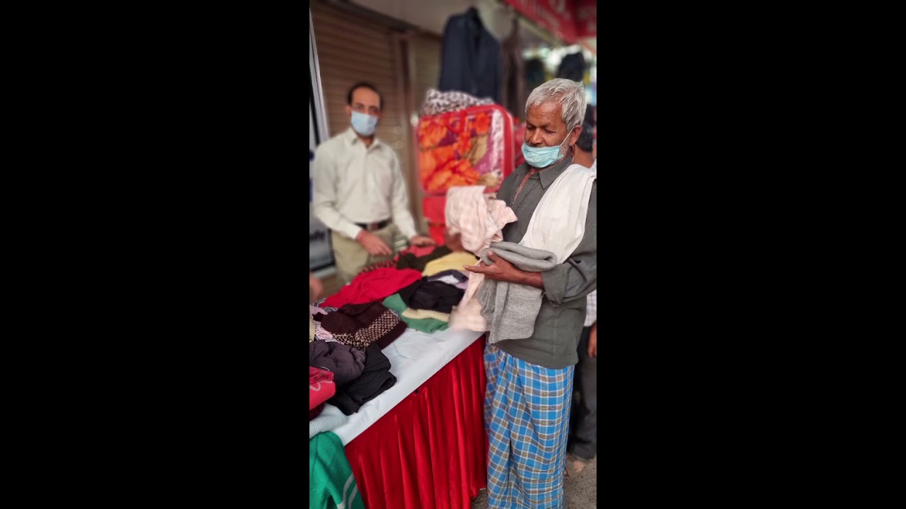 Distribution of Blankets and winter wears by #EkPrayaasTrust