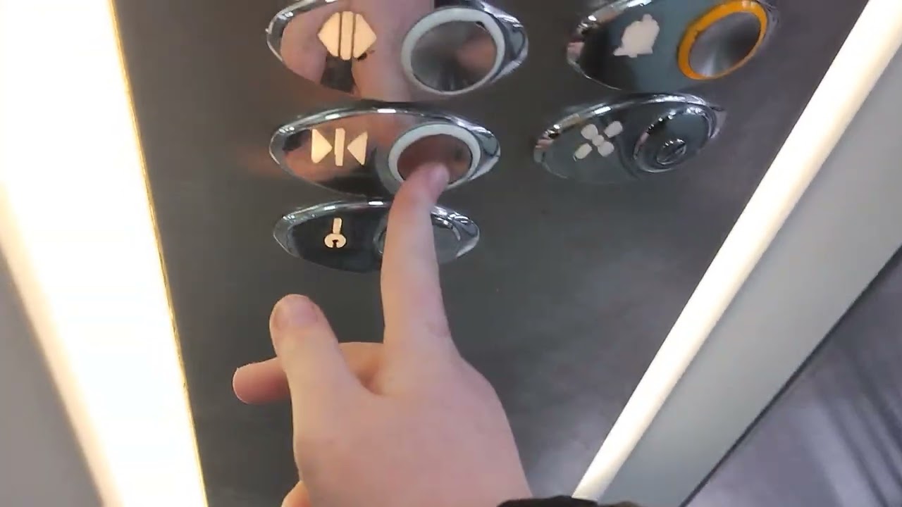 A random lift video but I keep pausing at random times 