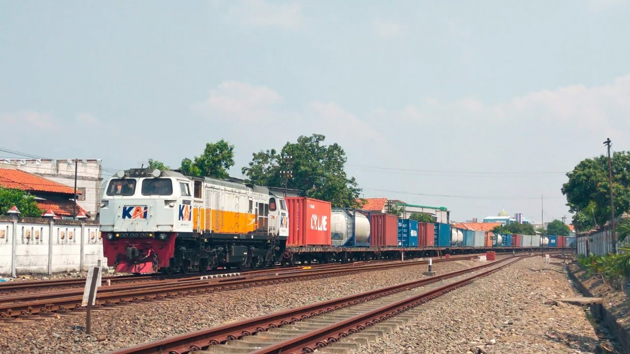 CC 206 13 50 CPN feat KA 2520 AKSA CARGO | Tanjung priok - Kalimas Merapat Semarang Poncol 
