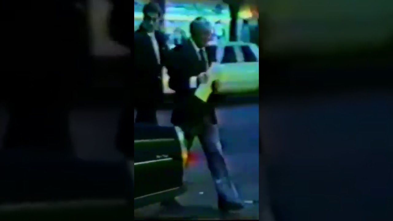 Frank Sinatra arrives at recording studio - september 1984
