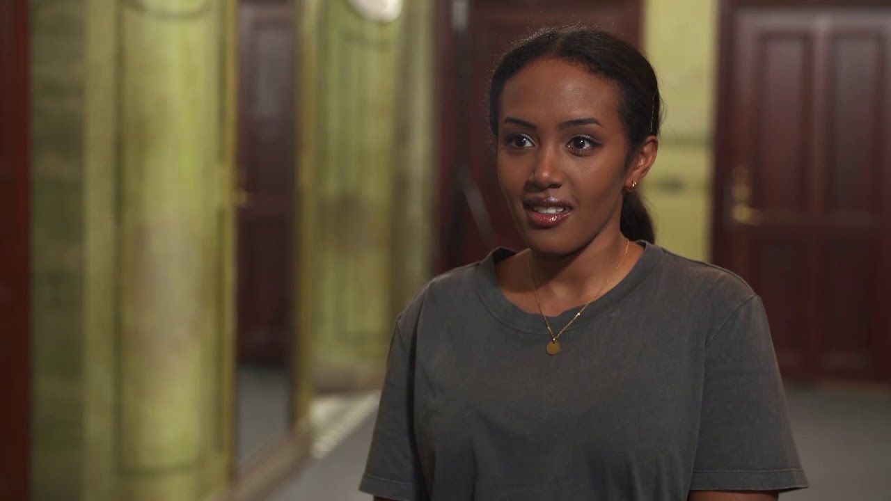 Nadja Holms oro: 