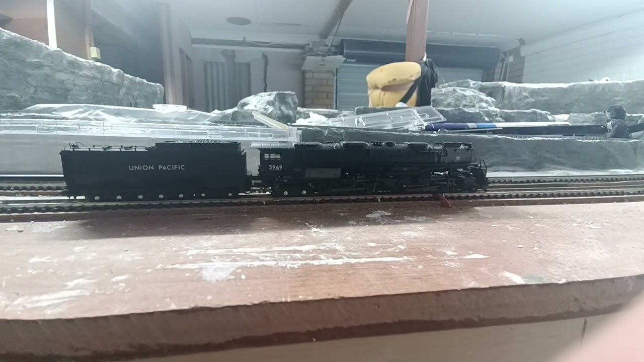 New locomotive and layout update 