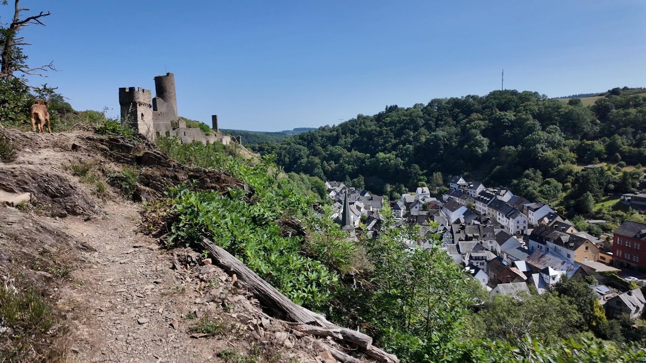 Zwei Perlen zum Ritter geschlagen - unendliche Weiten des Monrealen Ritterschlags