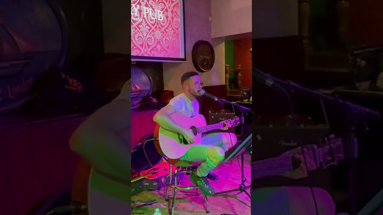 ANTWAN - GALWAY PUB ST ANDRÉ 