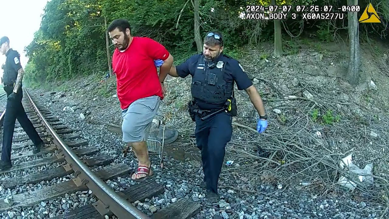 Off Duty Police Commander Helps Patrol Officers with Burglary Arrest