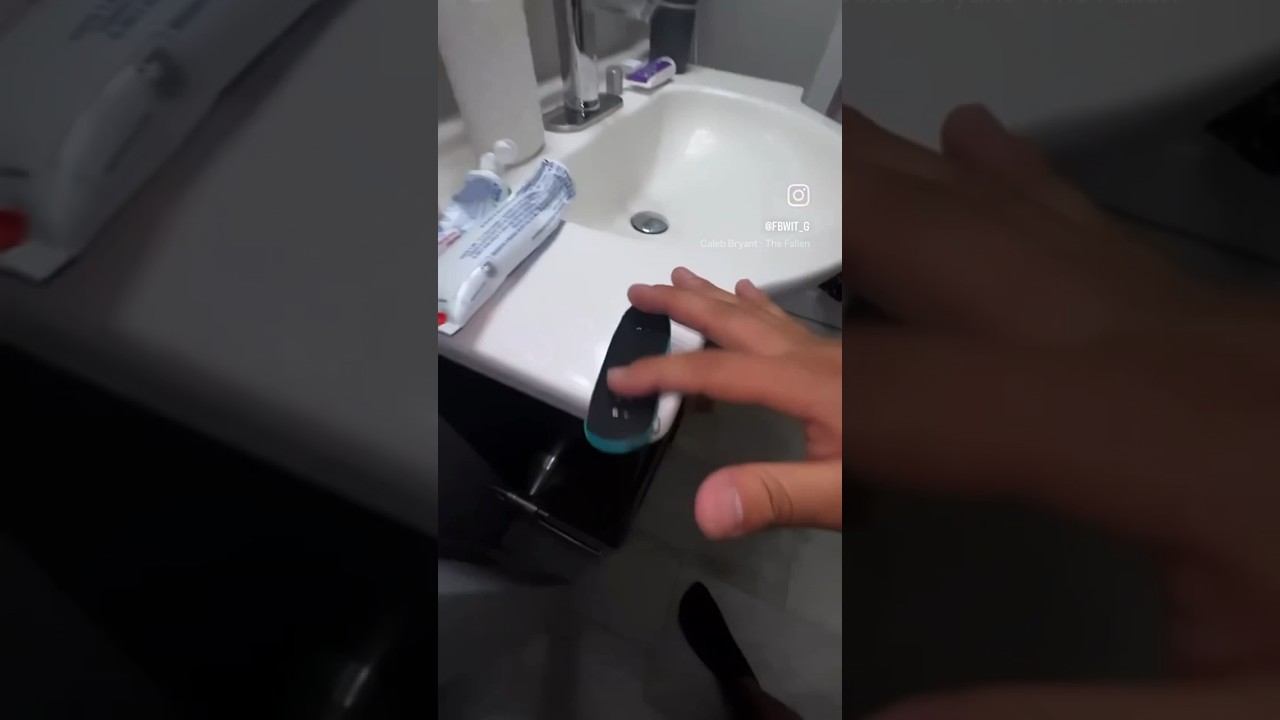 I FOUND THIS GAP IN MY BATHROOM  ‼️ #skateboard #fingerboard #fingerboarding #skate