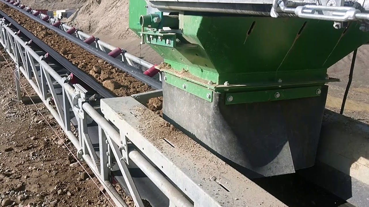 Manutention de granulats par convoyeur à bande | Tecnitude