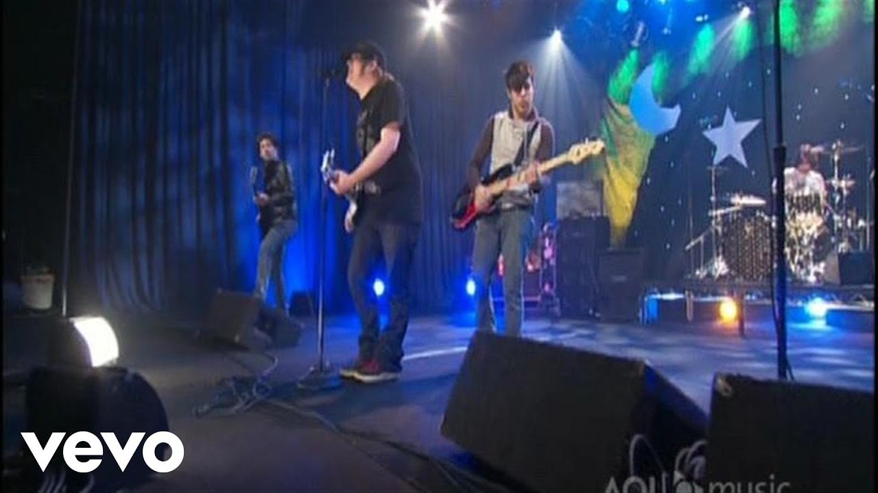 Fall Out Boy - Sugar, We're Goin Down (AOL Sessions) 2007