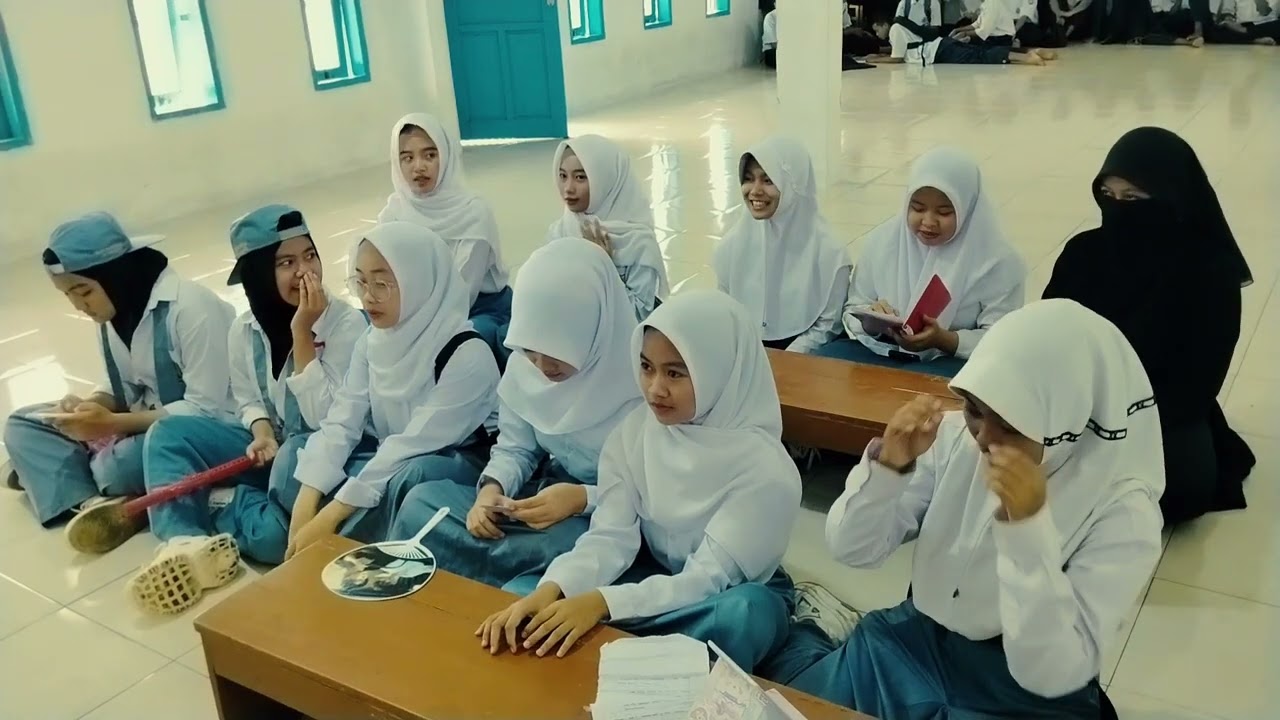 PERTUNJUKAN TEATER SEKOLAH KELAS IX