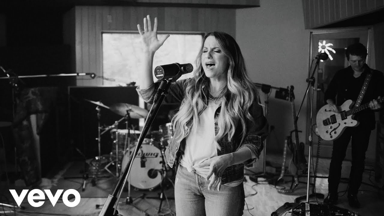 Caitlyn Smith - Feel That Way (Live in Studio)