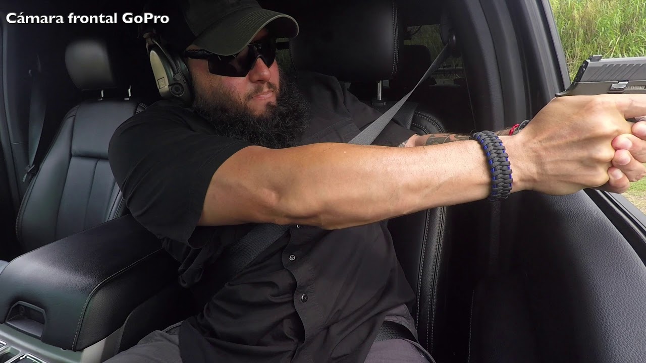 Reaccionar con tu pistola desde el carro ante un robo o secuestro