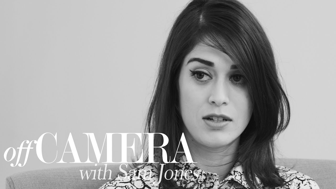 Lizzy Caplan: 