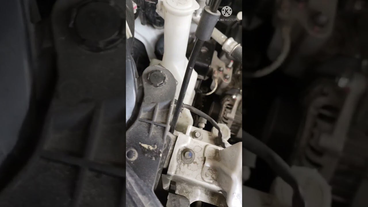 XPANDER 2018 Front grill removal
