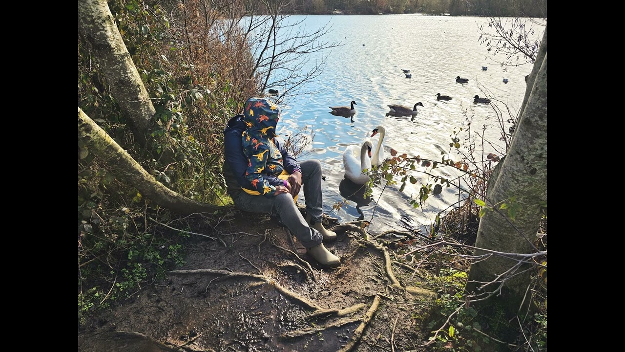 Started off soaking in the lake views… then my little adventure buddy decided to join me 🏞️💙