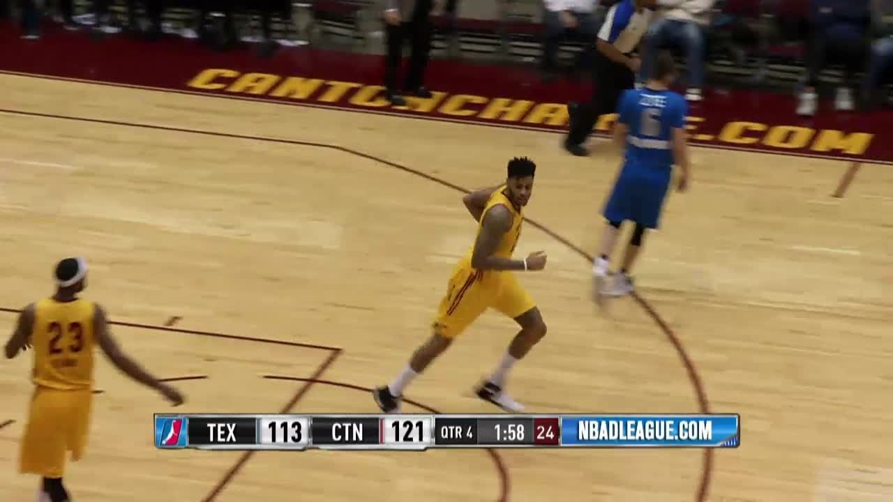 Eric Moreland rises for the jam!