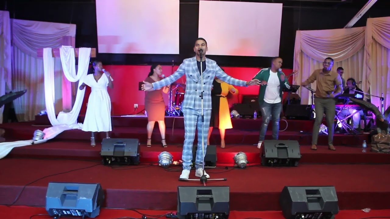 Jonathan Rubain performing as guest artist at the CD Launch by Fernando Antonio Fredericks.