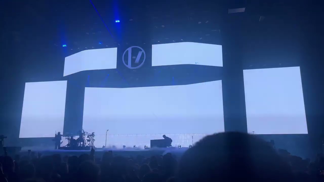 Twenty One Pilots - Columbus, Ohio - The Clancy Tour - Midwest Indigo, Stressed Out
