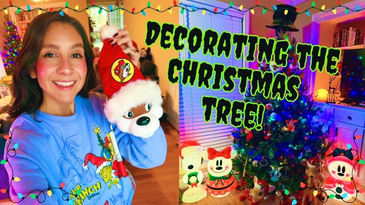 Christmas Tree Decorate with Me!🎄 Vlogmas Day 2!🖤