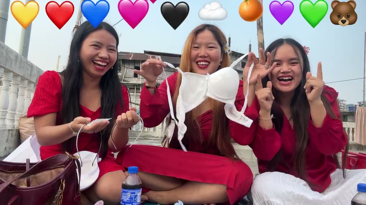 Gift exchange with my best friends #friendshipgoals #funnyvideo #foryoupage 