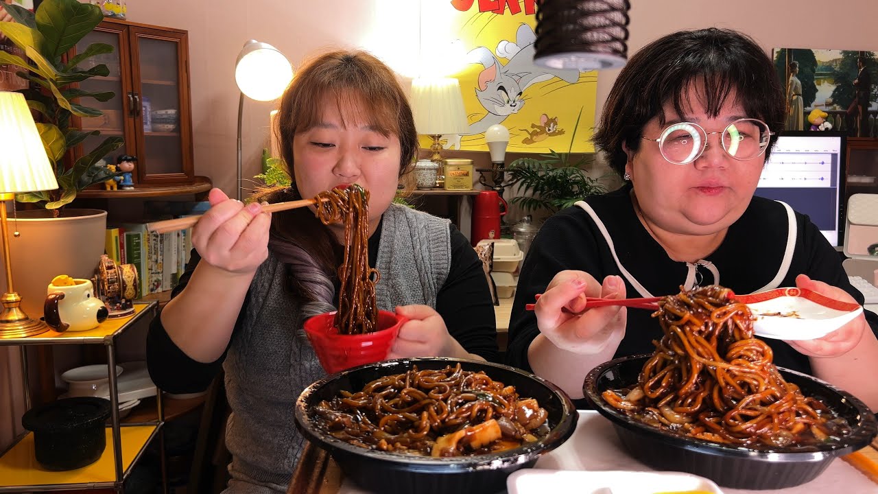 매콤한 해물쟁반짜장, 매운 불짜장 먹방!